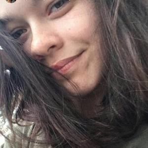 Meet your Posher, Sandrine liv